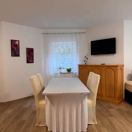 利迪娅度假公寓 公寓 *